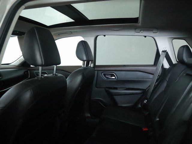 Used 2022 Nissan Rogue Platinum w/ Head-Up Display Package image 15