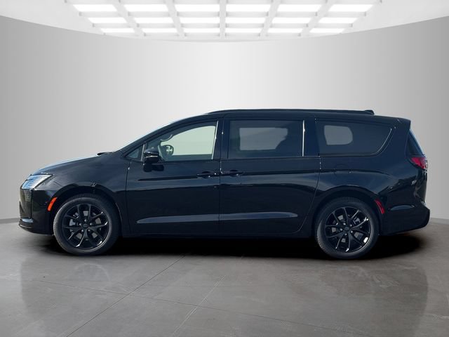 New 2027 Chrysler Pacifica Limited AWD/4WD image 4