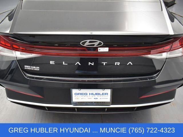 Used 2025 Hyundai Elantra SEL FWD image 32