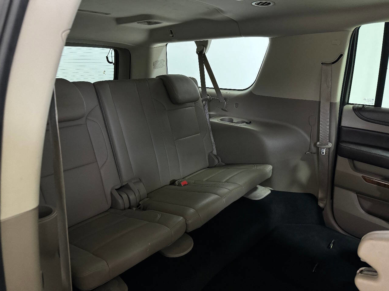 Used 2015 Chevrolet Suburban LTZ image 26