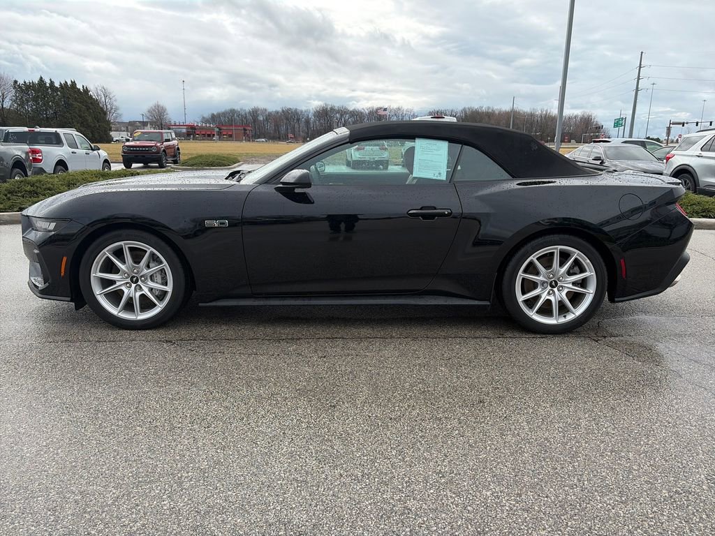 Used 2025 Ford Mustang GT Premium RWD image 4