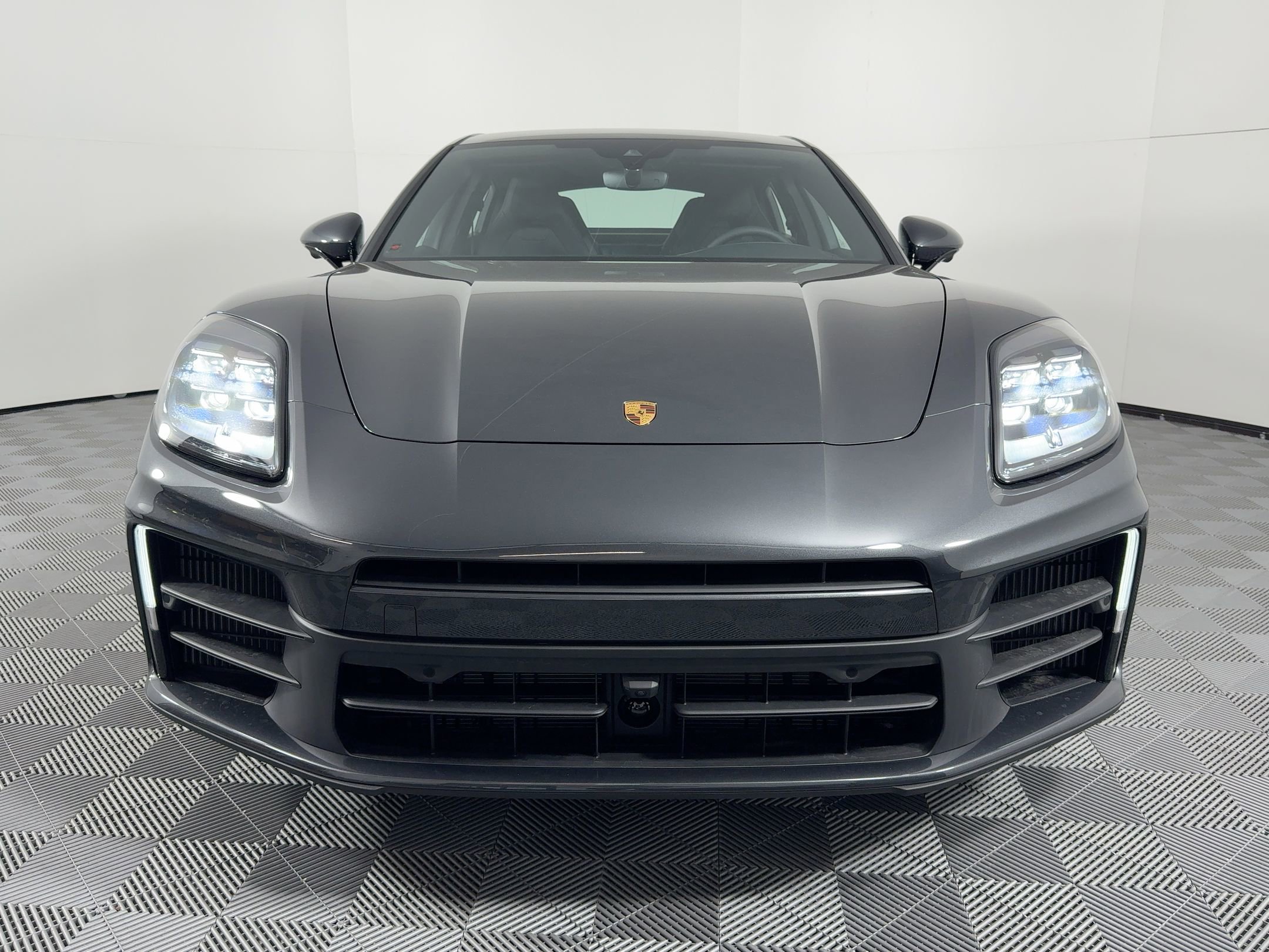 Used 2026 Porsche Panamera image 6