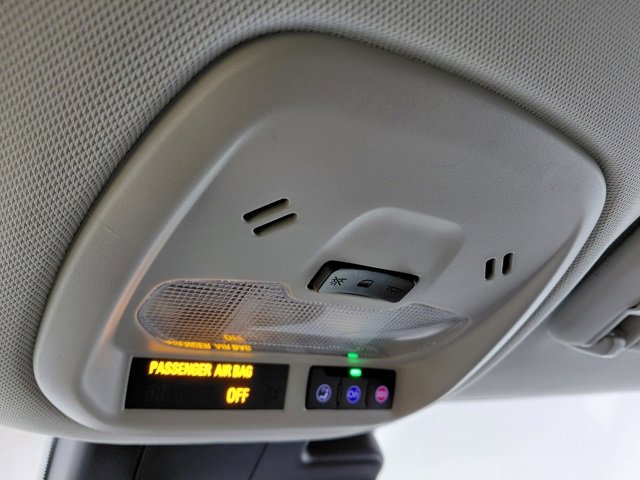 Used 2025 Chevrolet Trax LT image 40