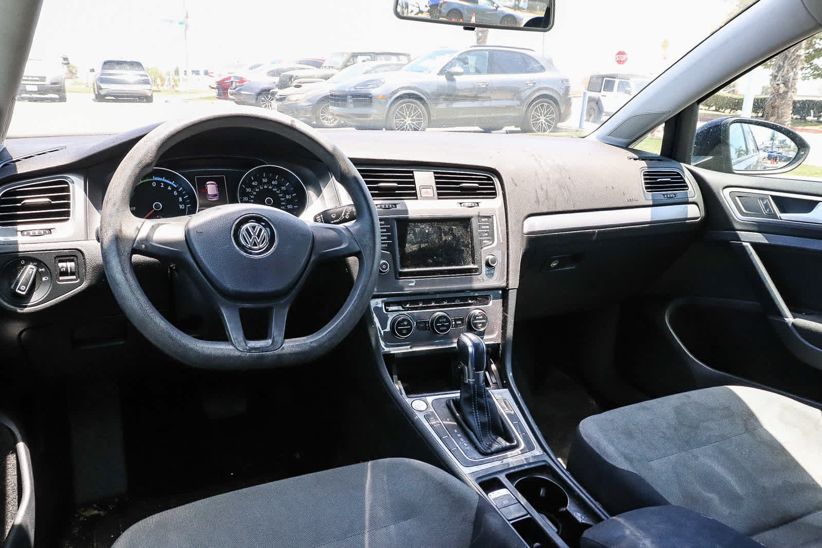 Used 2016 Volkswagen e-Golf SE FWD image 23