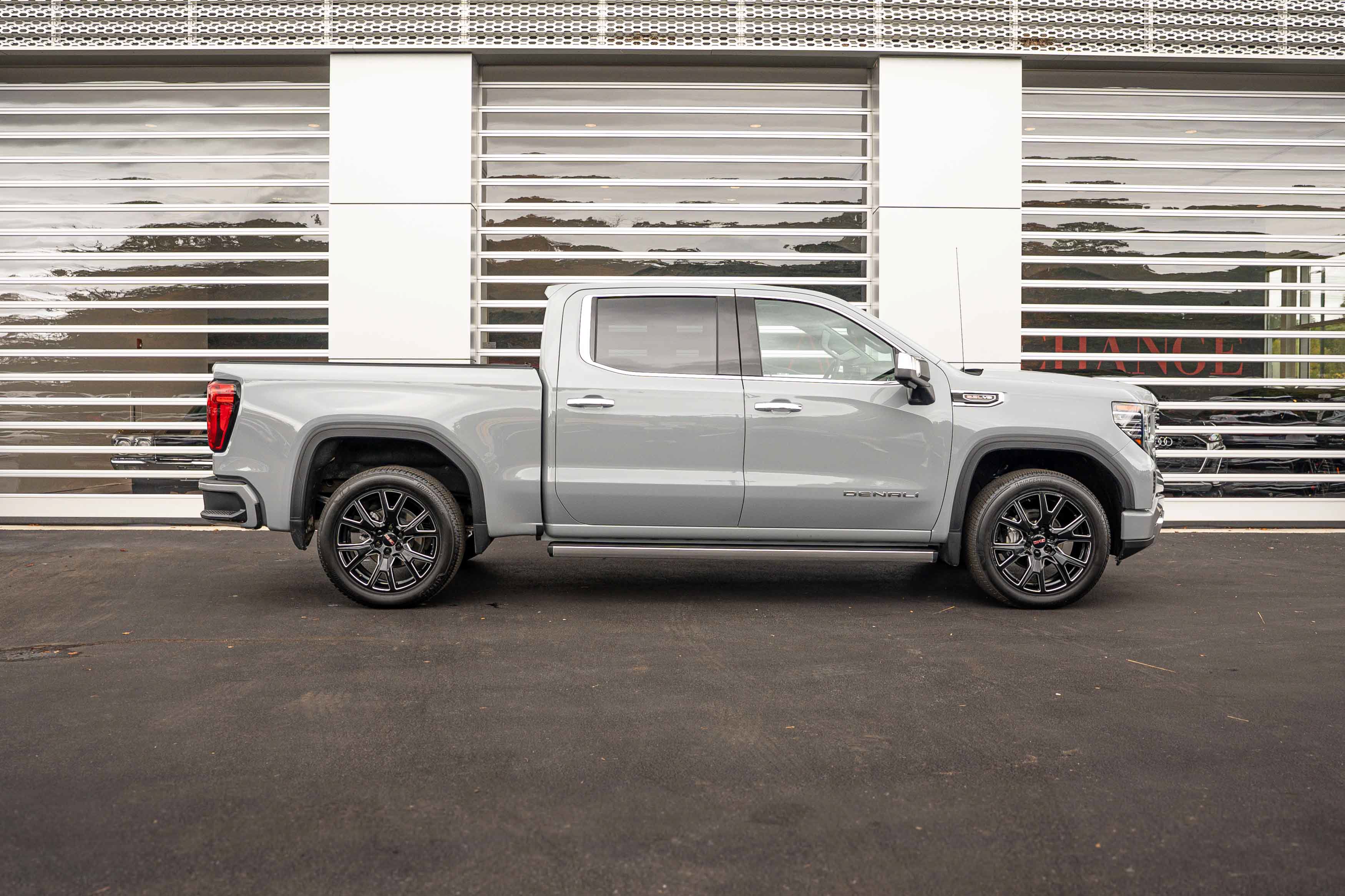 Used 2025 GMC Sierra 1500 Denali w/ Denali Reserve Package AWD/4WD image 21