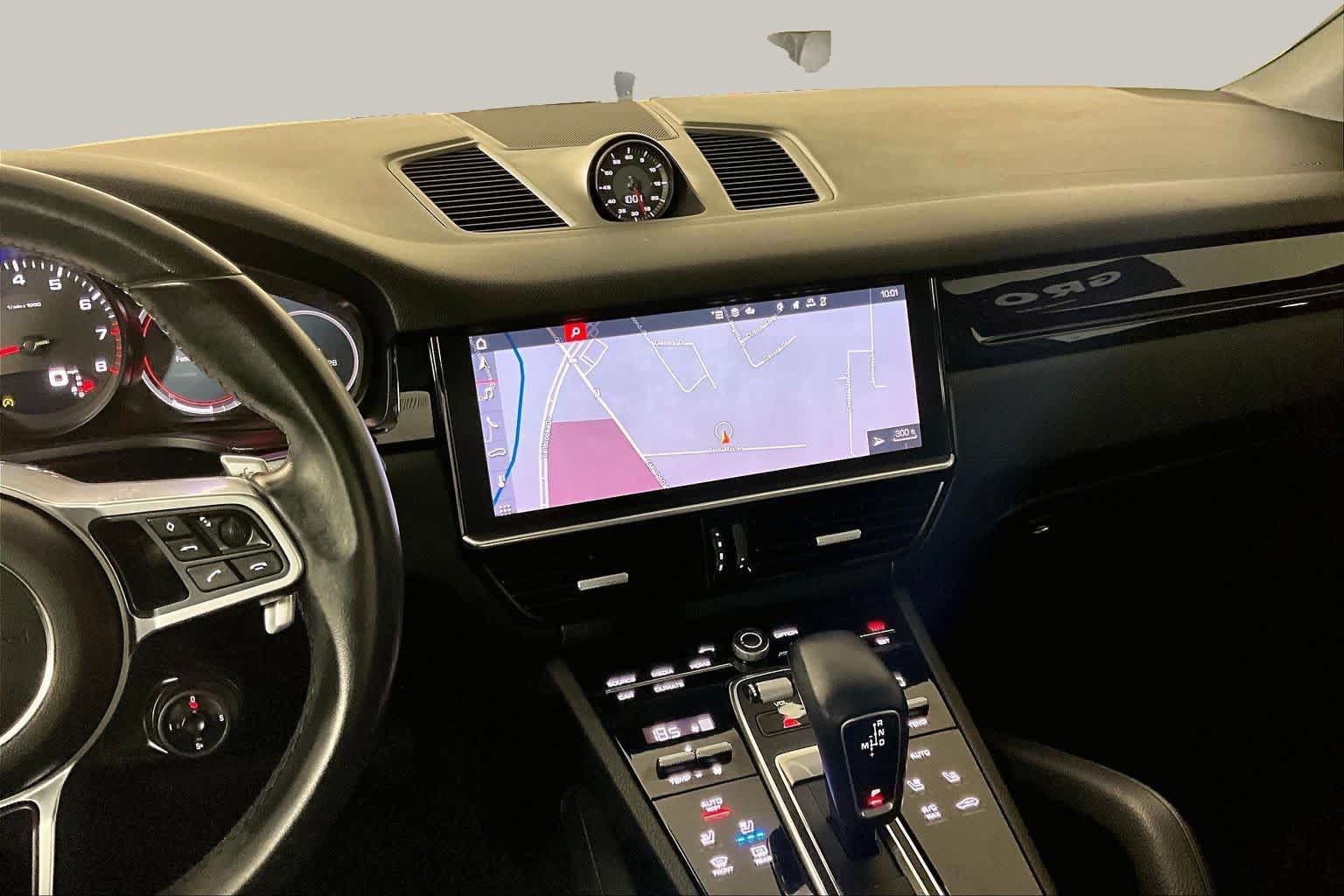 Used 2020 Porsche Cayenne AWD/4WD image 7
