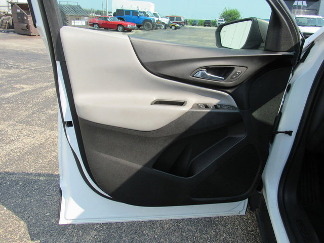 Used 2022 Chevrolet Equinox LS w/ LS Convenience Package FWD image 23