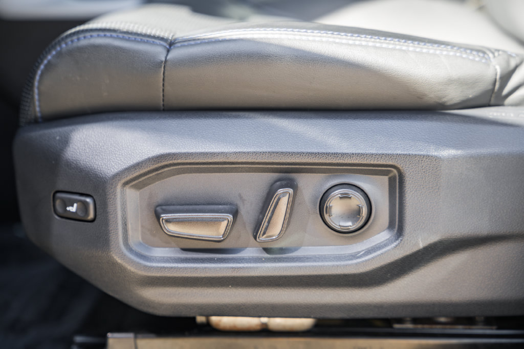 Used 2024 Toyota Tundra Platinum AWD/4WD image 35