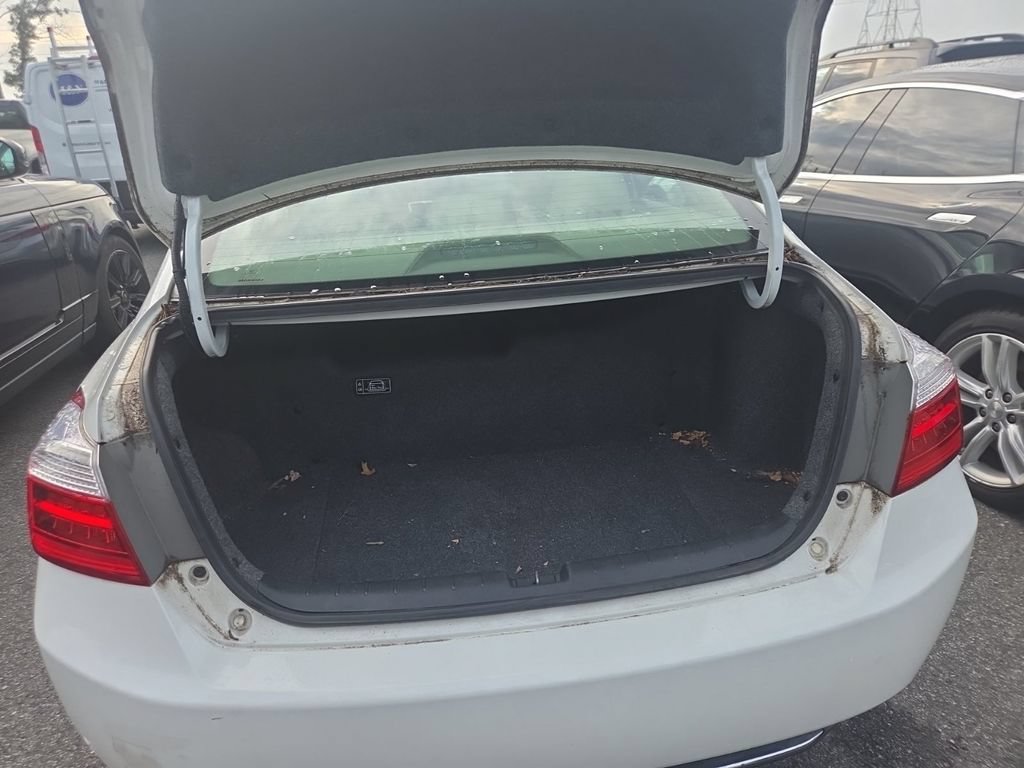 Used 2015 Honda Accord Touring image 6