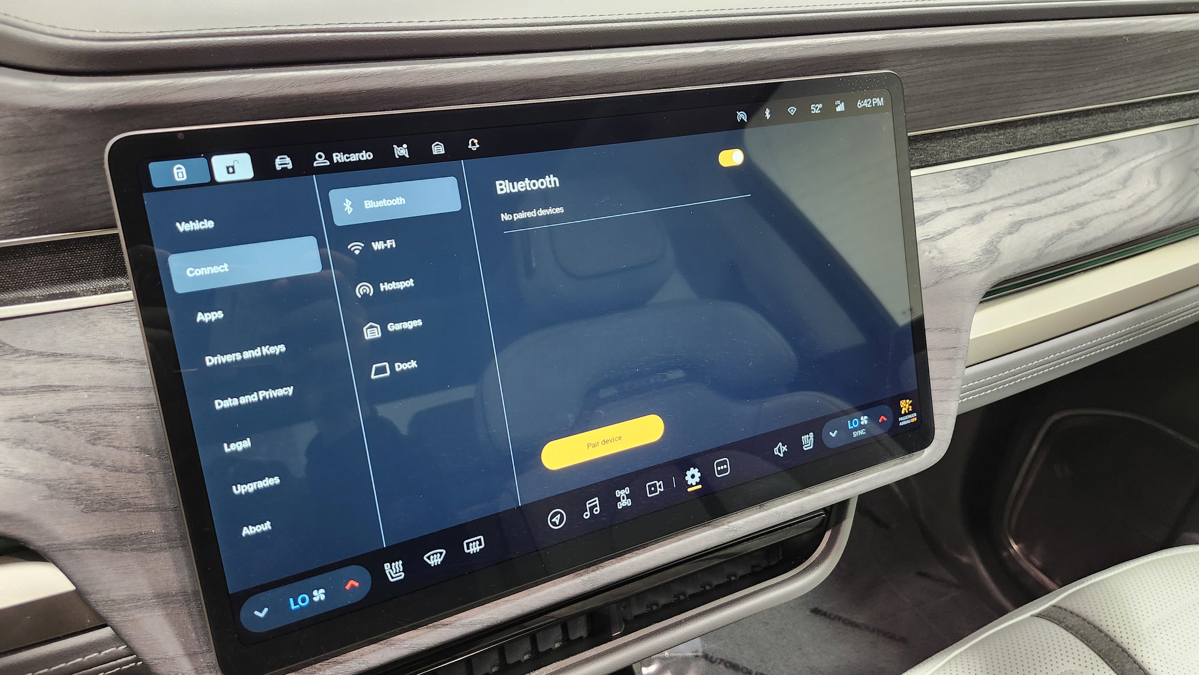 Used 2023 Rivian R1T Adventure image 8