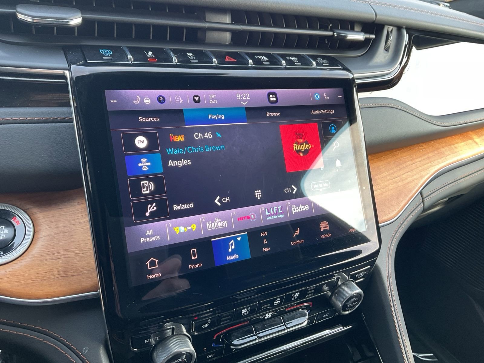 Used 2024 Jeep Grand Cherokee Summit image 21