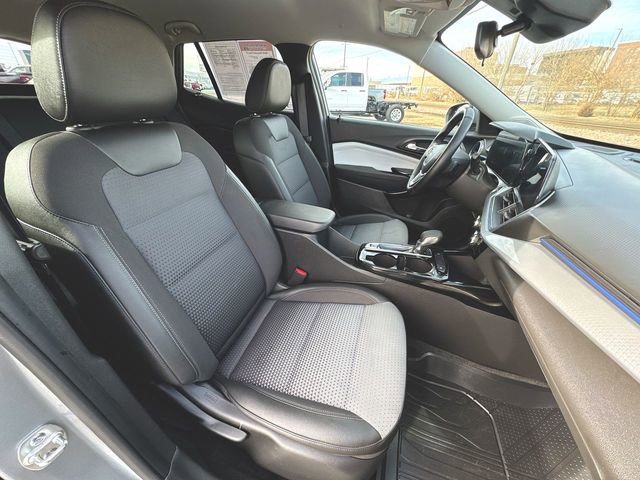 Used 2024 Chevrolet Trax LT w/ Driver Confidence Package image 26