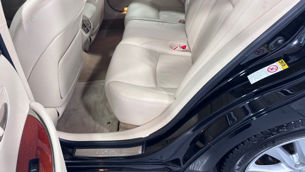 Used 2010 Lexus ES 350 w/ Preferred Accessory Package FWD image 22