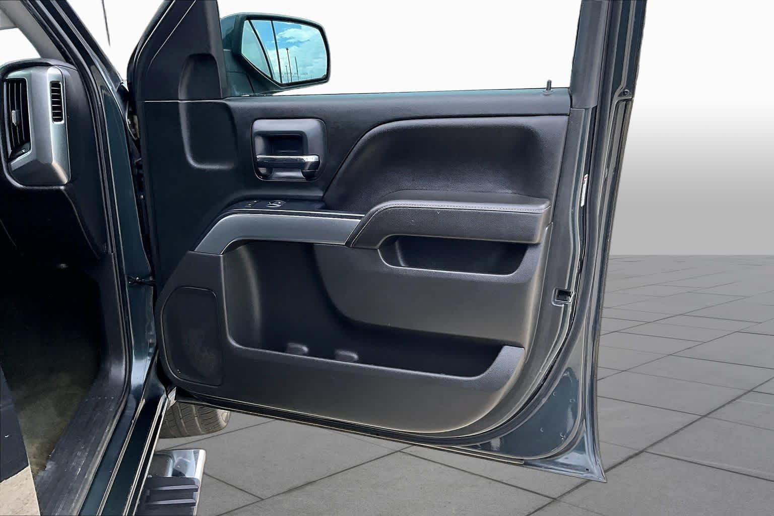 Used 2018 Chevrolet Silverado 1500 LT w/ Texas Edition RWD image 22