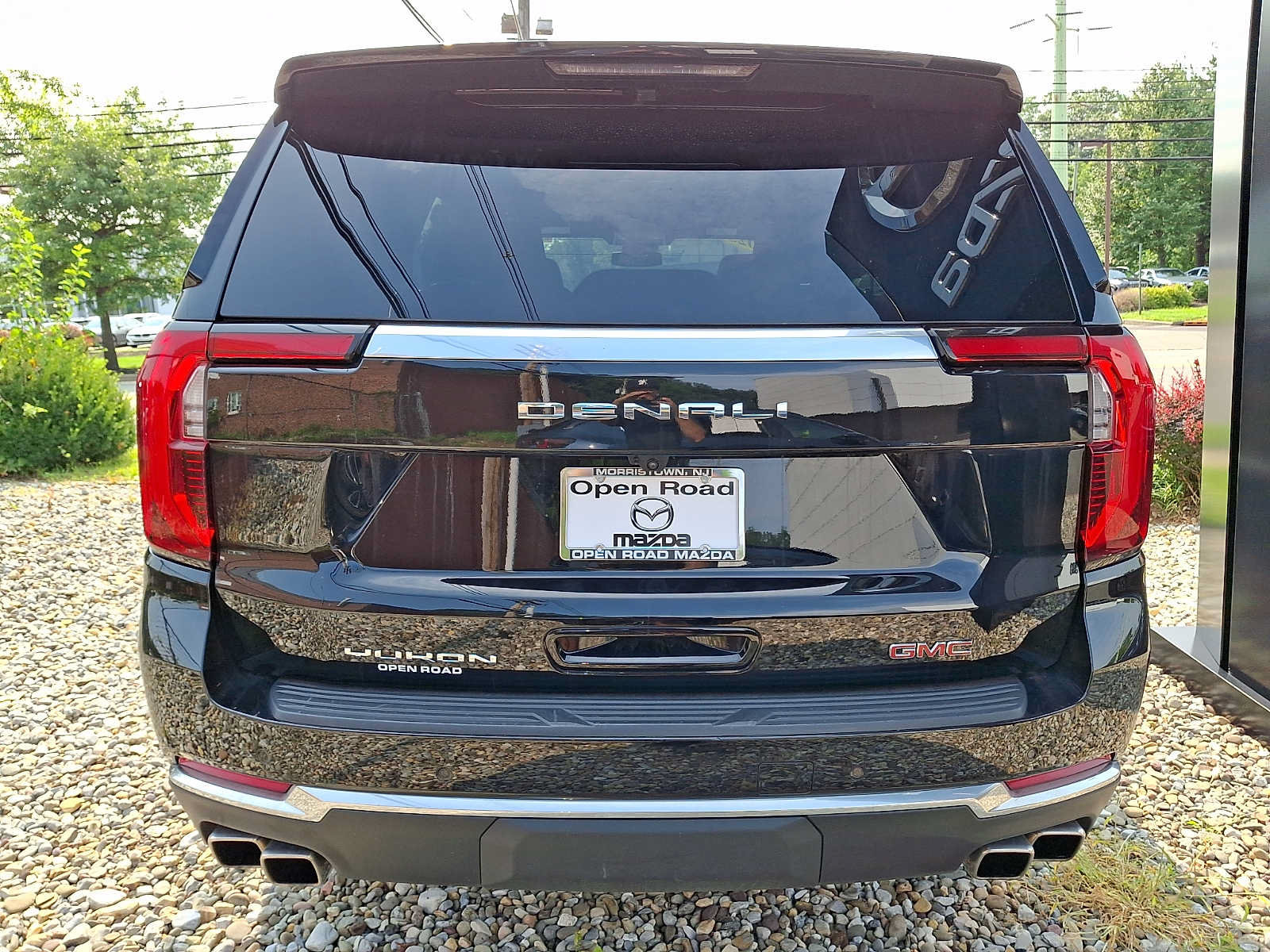 Used 2025 GMC Yukon Denali AWD/4WD image 5