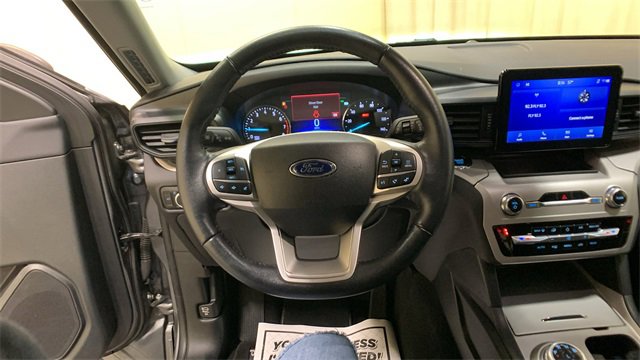 Used 2023 Ford Explorer XLT image 33