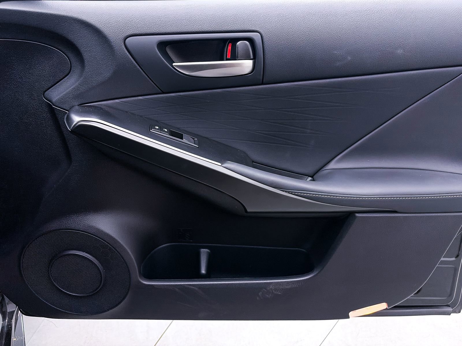 Used 2023 Lexus IS 500 RWD image 37