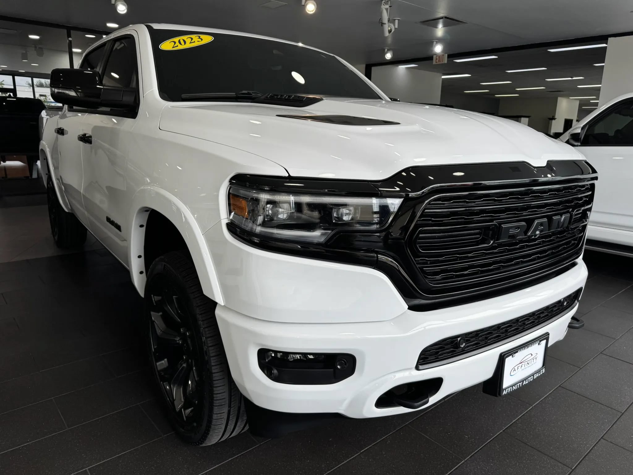 Used 2023 RAM 1500 Limited AWD/4WD image 7