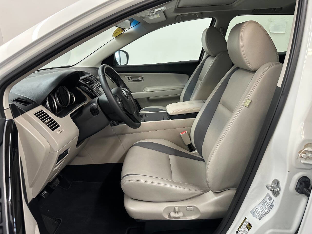 Used 2012 MAZDA CX-9 Touring w/ Moonroof & Bose Audio Pkg image 8