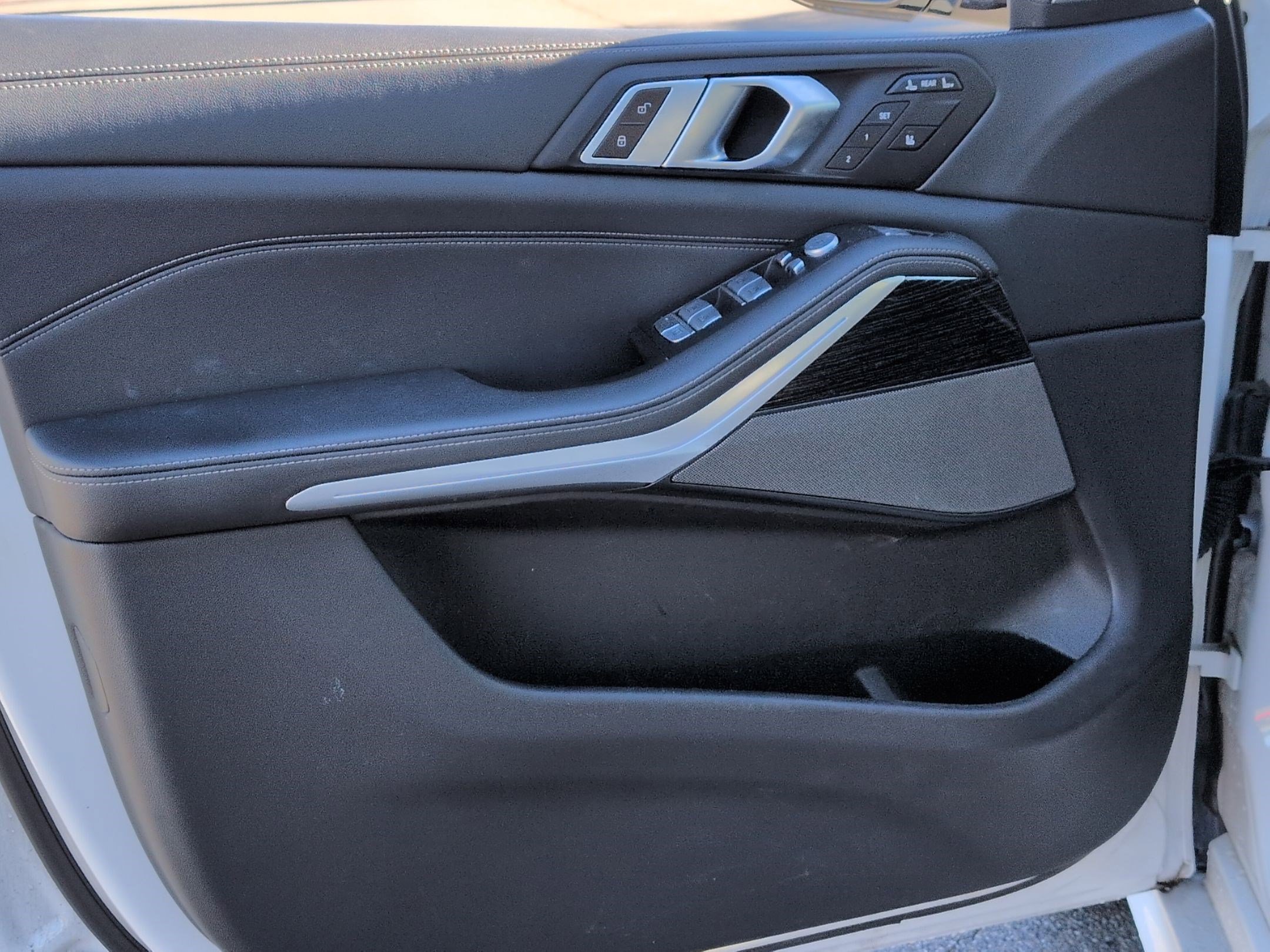 Certified 2024 BMW X7 xDrive40i w/ M Sport Package image 14