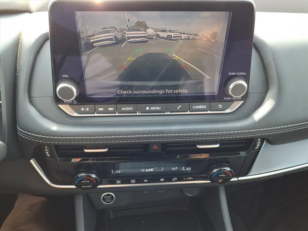 Used 2022 Nissan Rogue SV image 15