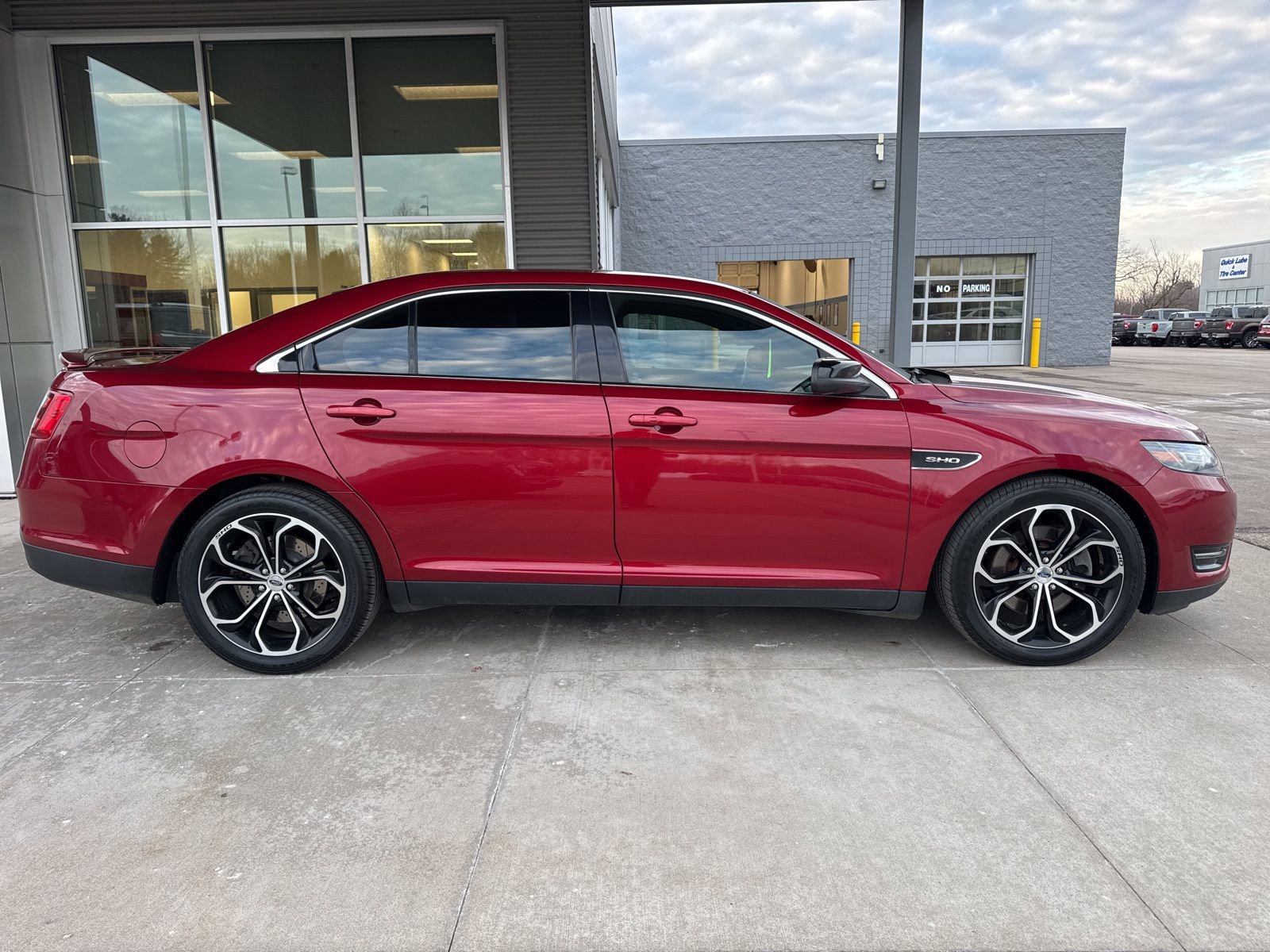Used 2016 Ford Taurus SHO w/ Equipment Group 401A image 8