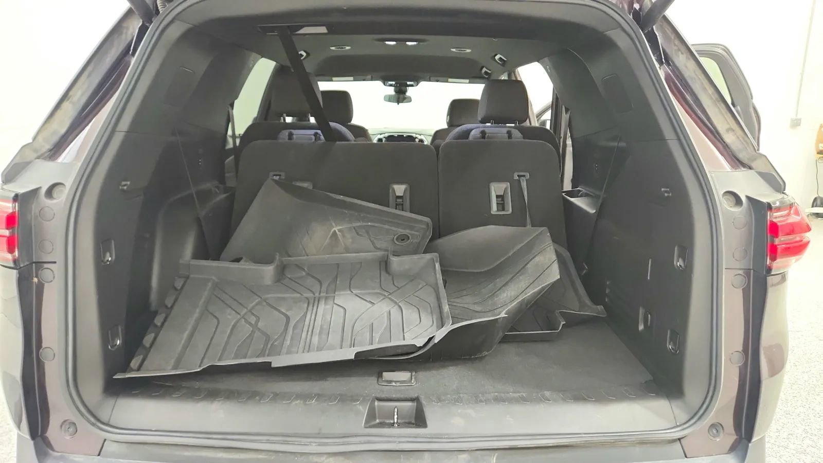 Used 2023 Chevrolet Traverse LT image 19