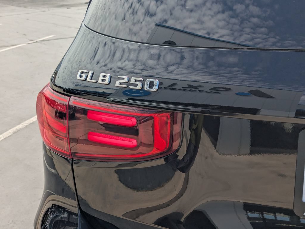 Used 2025 Mercedes-Benz GLB 250 image 5