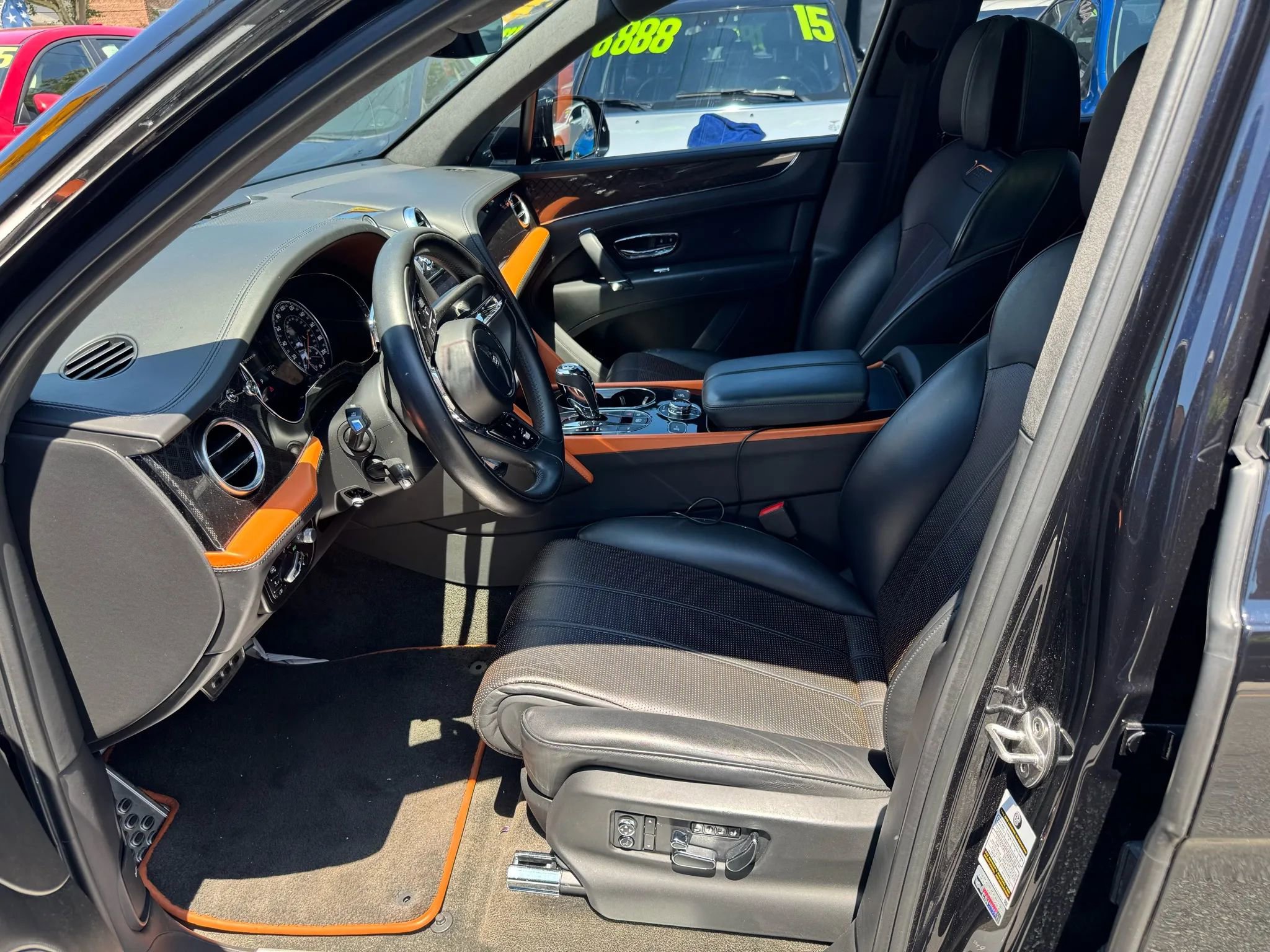 Used 2020 Bentley Bentayga Design Series image 26