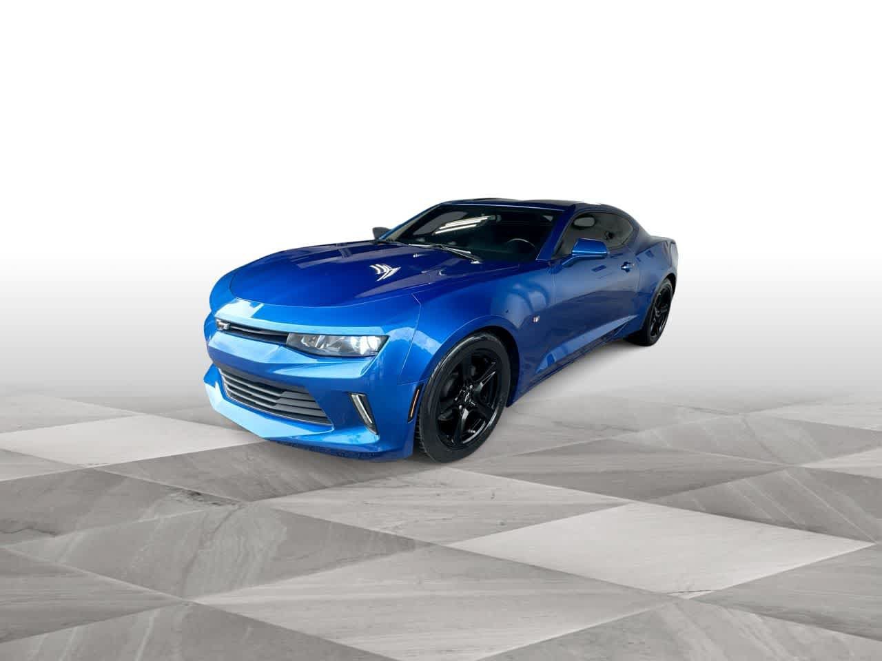 Used 2018 Chevrolet Camaro LT RWD image 4
