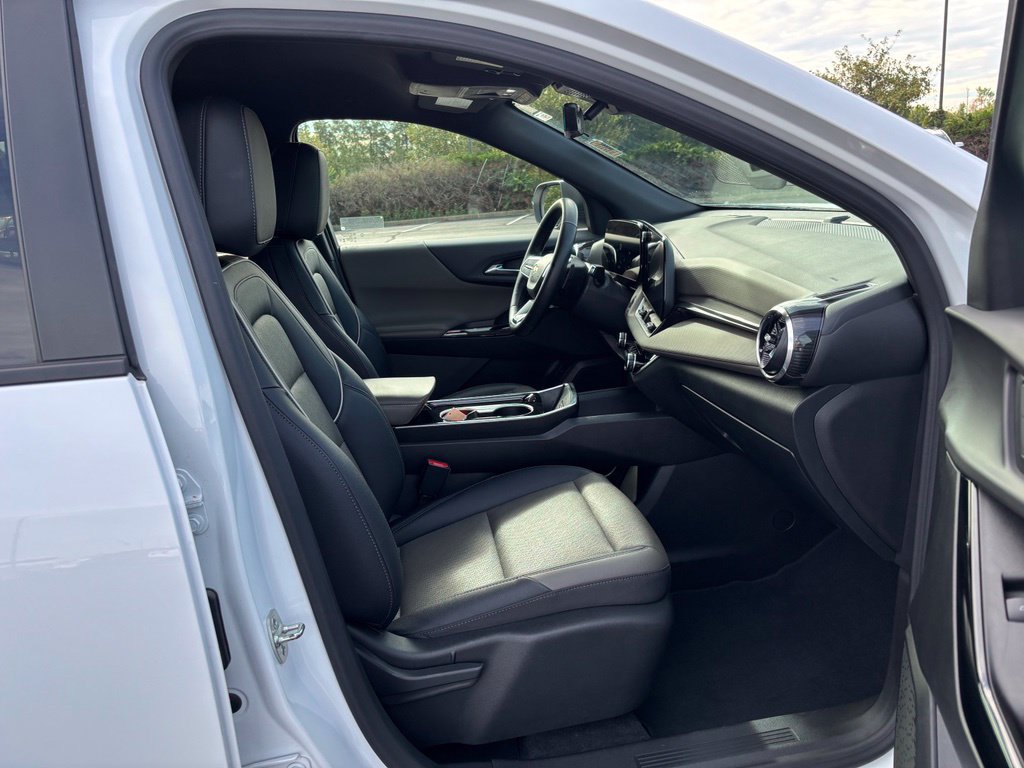 Used 2025 Chevrolet Equinox LT w/ Convenience Package II FWD image 21