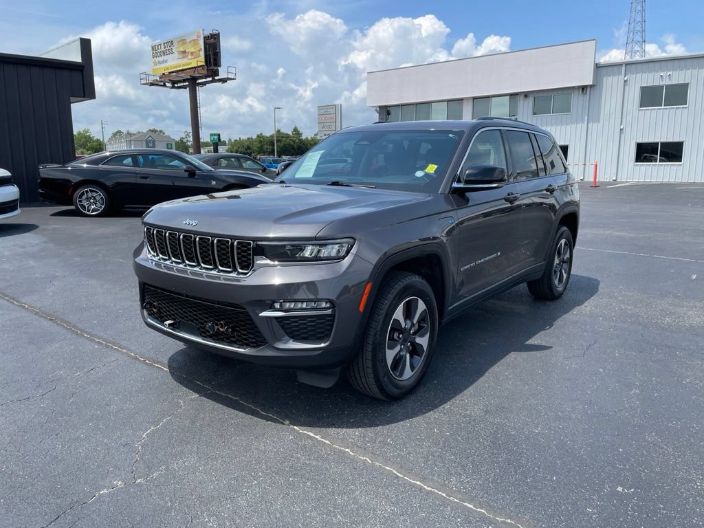 Used 2022 Jeep Grand Cherokee Limited 4xe AWD/4WD image 3