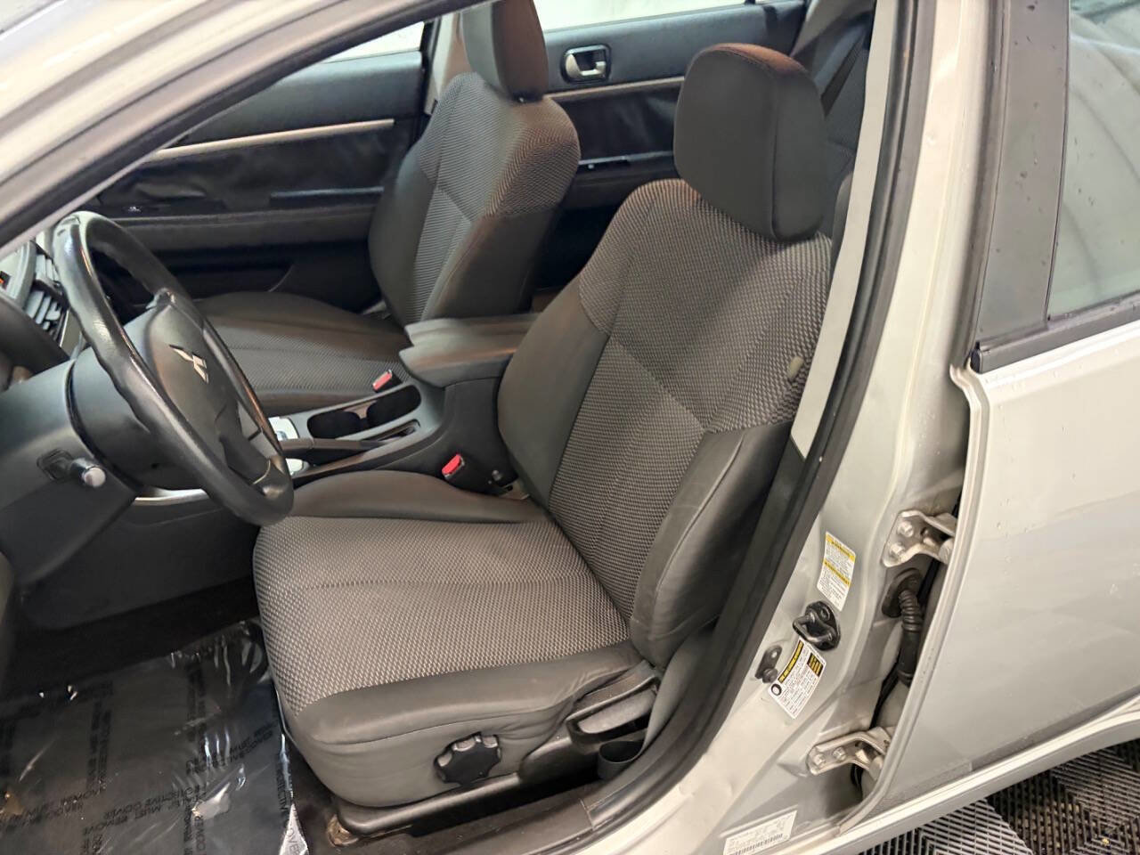 Used 2012 Mitsubishi Galant FE image 17