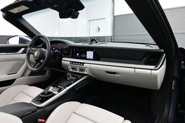 Certified 2026 Porsche 911 Targa 4 GTS AWD/4WD image 15