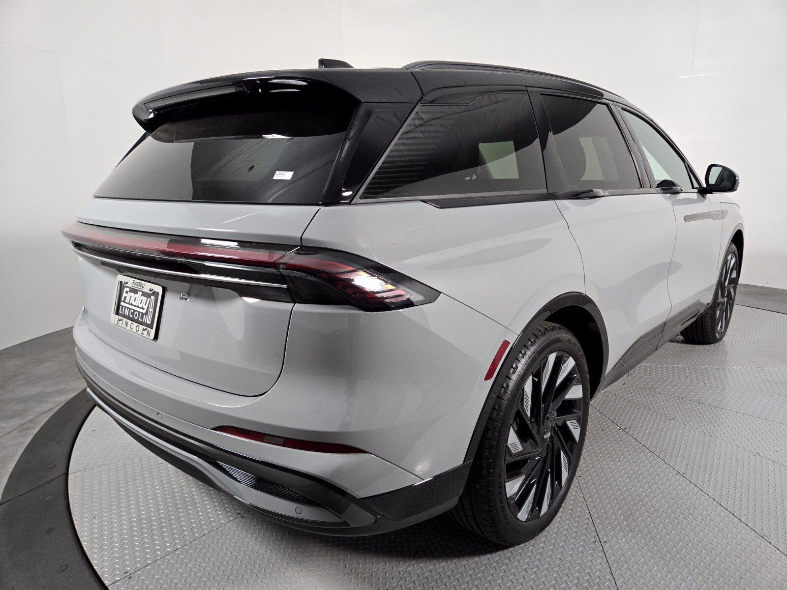 New 2026 Lincoln Nautilus Reserve w/ Jet Appearance Package AWD/4WD image 4