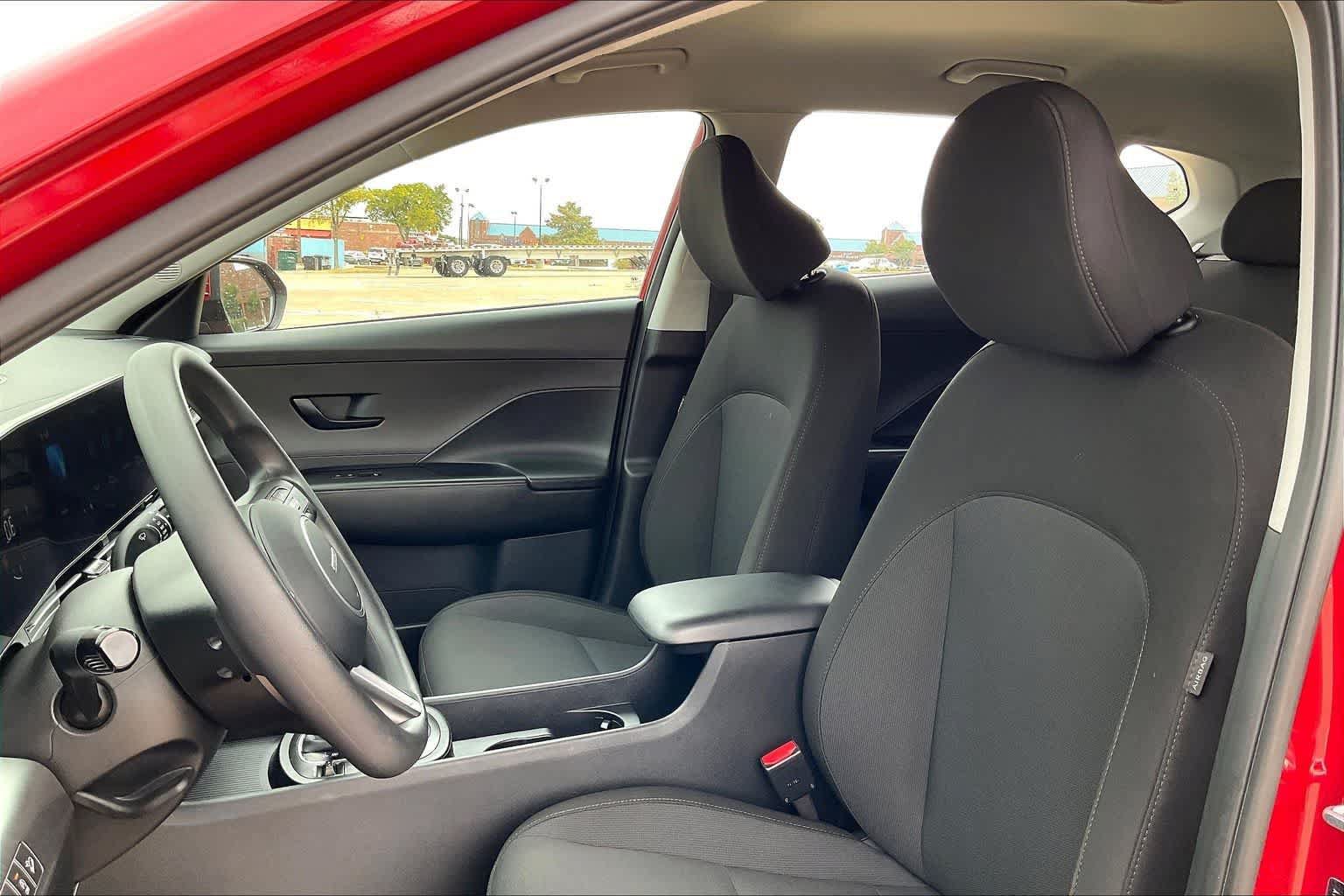 Used 2024 Hyundai Kona SE AWD/4WD image 11