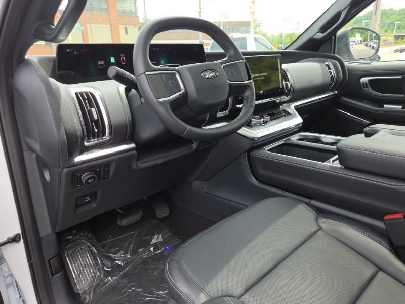 New 2026 Ford Expedition Platinum w/ Stealth Performance Package AWD/4WD image 30