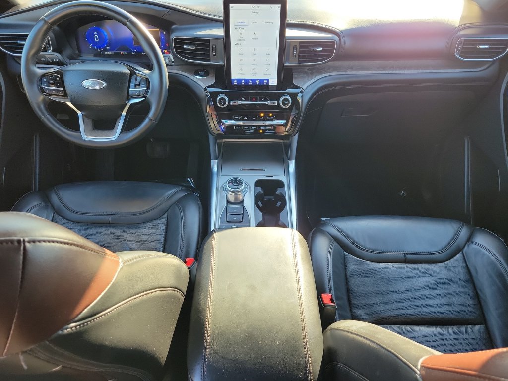 Used 2023 Ford Explorer Platinum w/ Technology Package AWD/4WD image 9