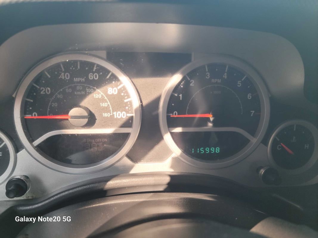 Used 2007 Jeep Wrangler Sahara AWD/4WD image 13