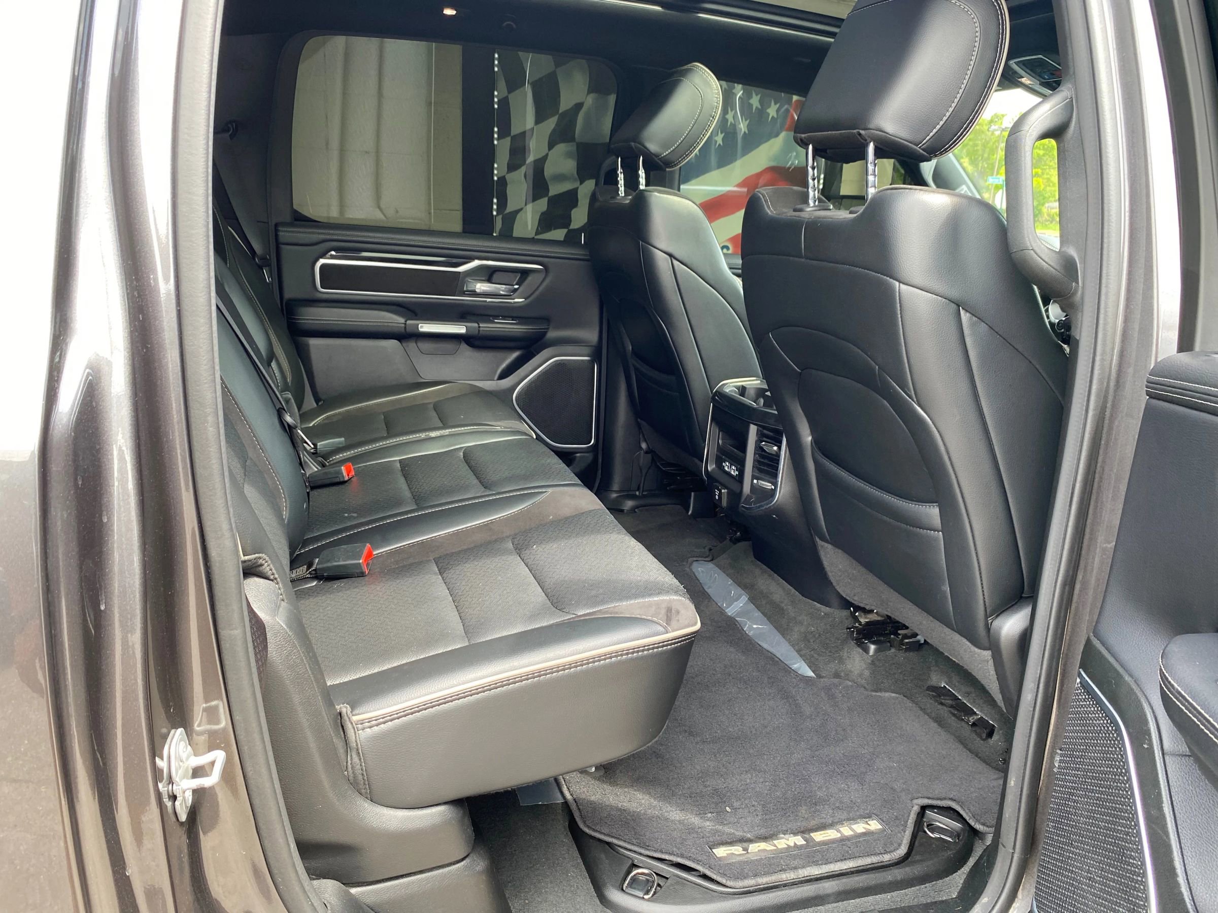 Used 2022 RAM 1500 Laramie w/ Sport Appearance Package image 11