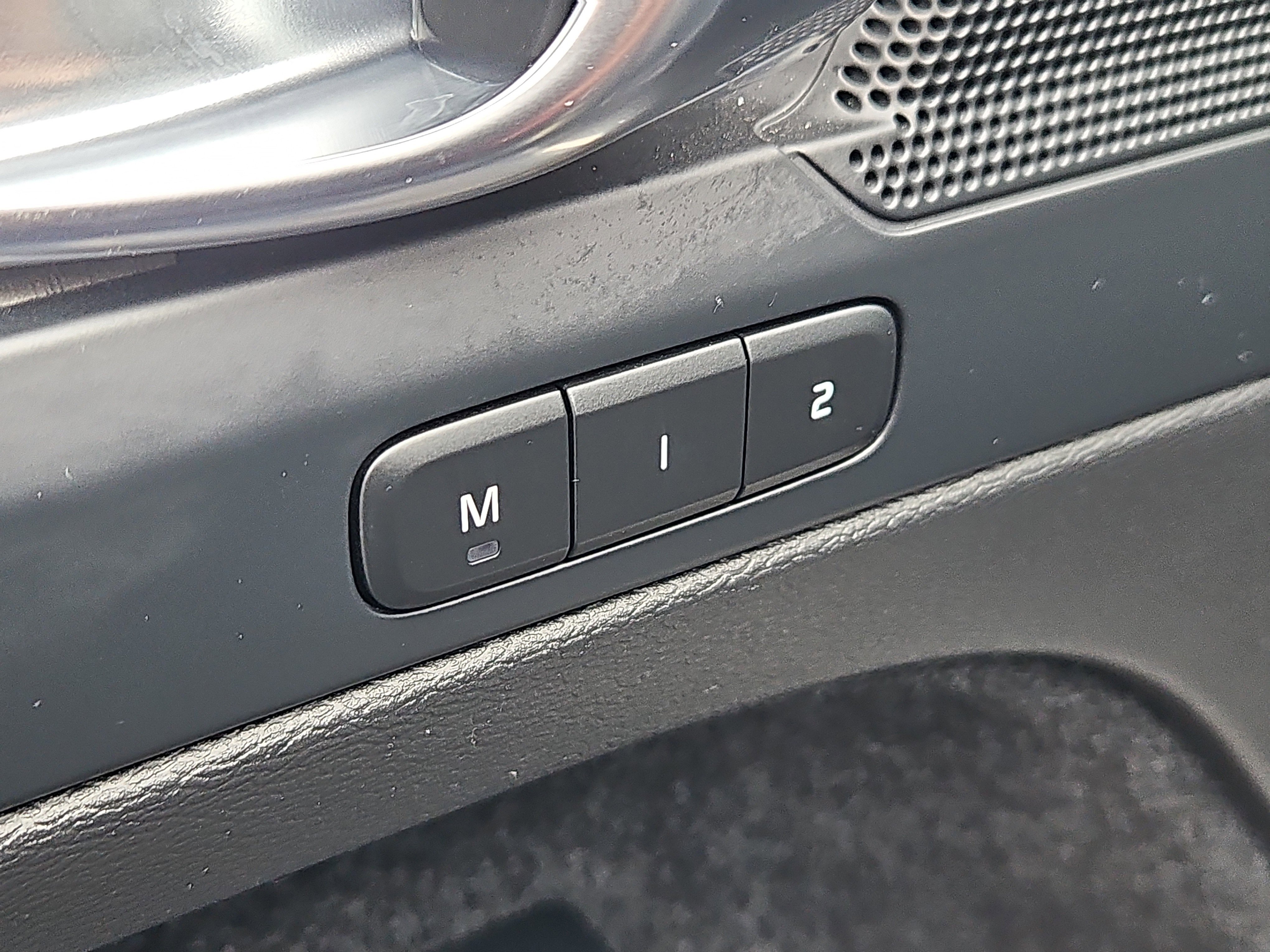 Certified 2023 Volvo XC40 B5 Plus w/ Climate Package image 12