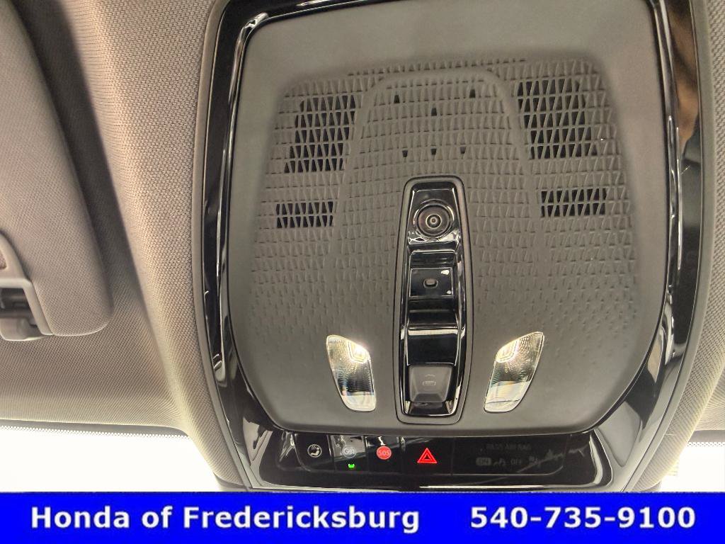 Used 2025 Cadillac Optiq Luxury 1 AWD/4WD image 32