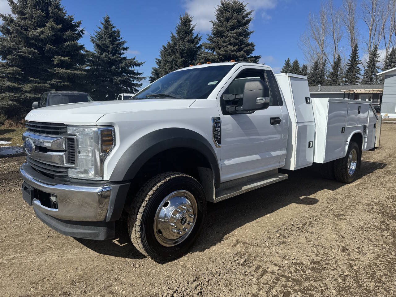 Used 2018 Ford F550 4x4 Regular Cab Super Duty image 4