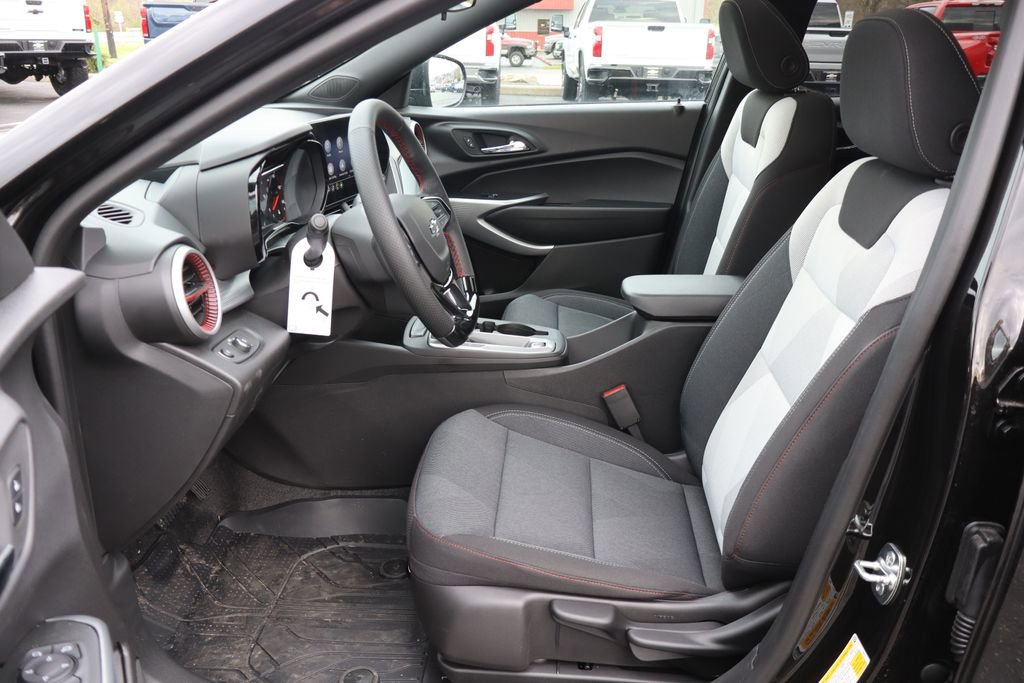 New 2026 Chevrolet Trax RS w/ Sunroof Package image 5