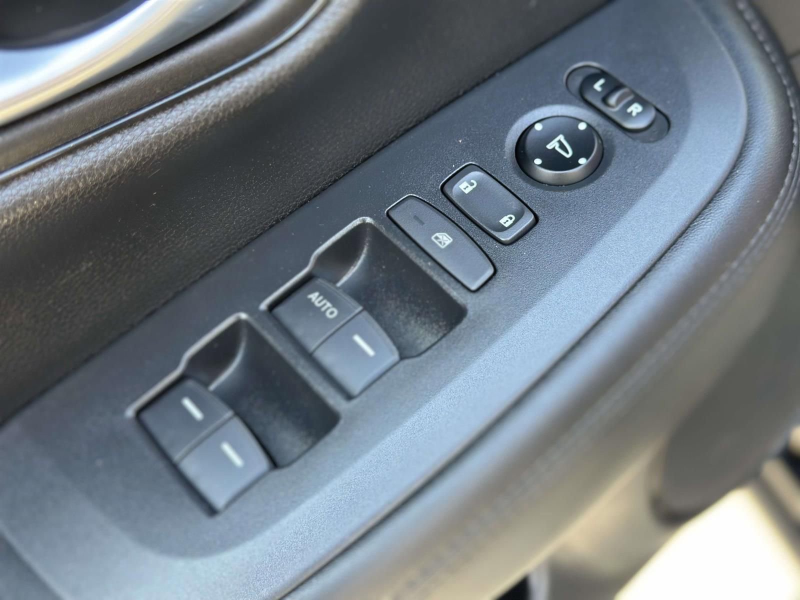 Used 2023 Honda HR-V LX image 21