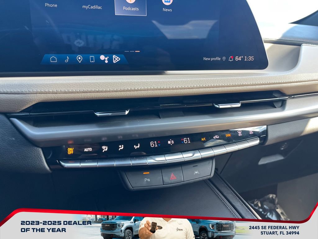Used 2024 Cadillac XT4 Luxury image 30