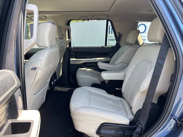 Used 2018 Ford Expedition Platinum RWD image 10