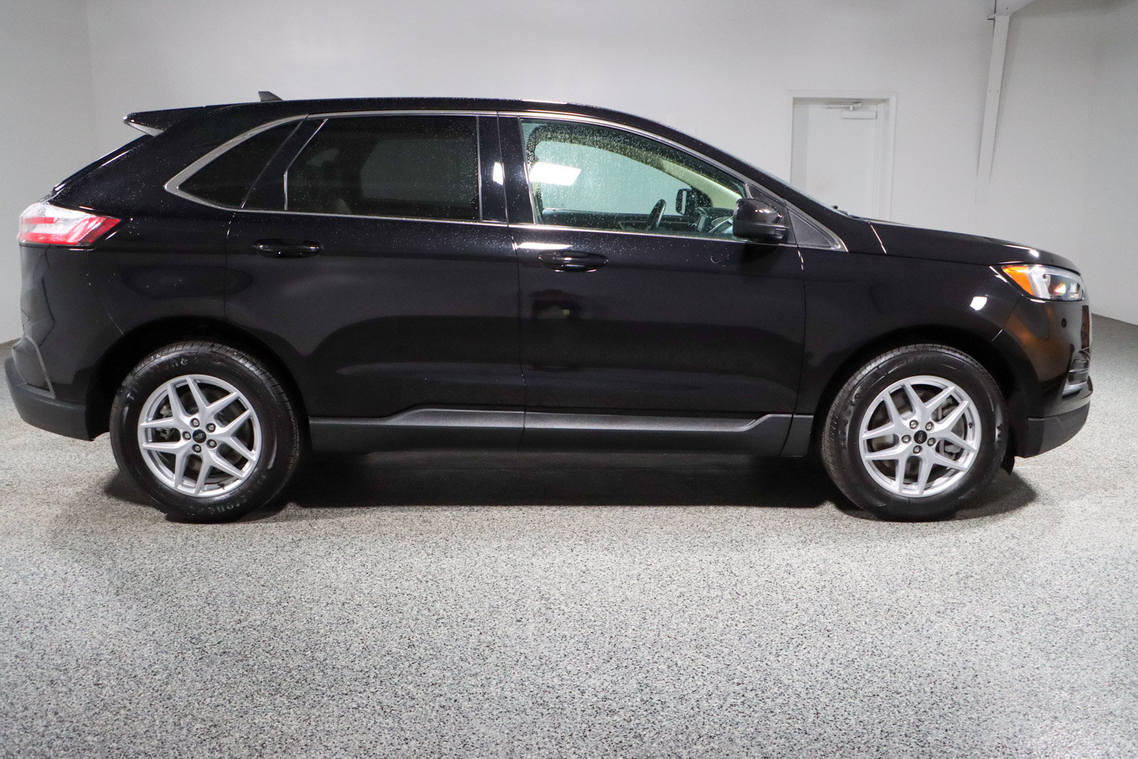 Used 2023 Ford Edge SEL AWD/4WD image 6