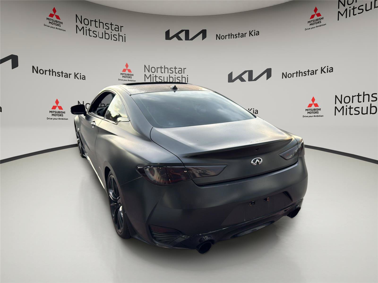 Used 2018 INFINITI Q60 Red Sport 400 AWD/4WD image 2