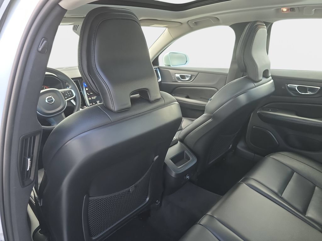 Used 2020 Volvo S60 T5 Momentum FWD image 12